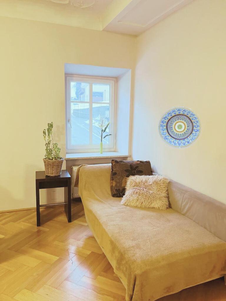 Taferne In Koestendorf - Ferienwohnung Monteurzimmer Neumarkt am Wallersee Esterno foto